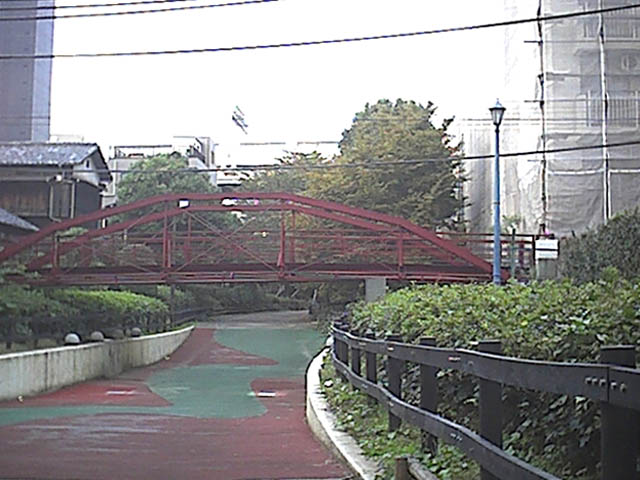 小さな鉄橋