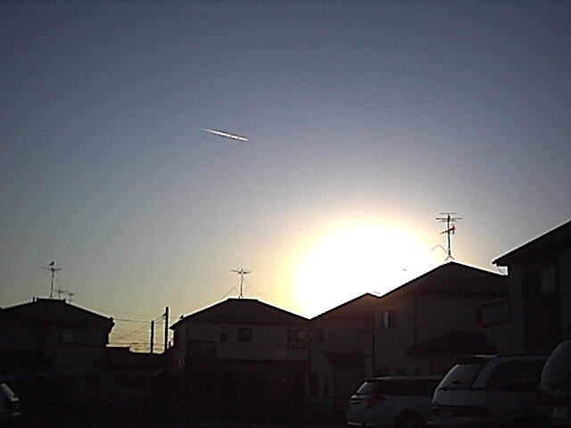 夕方の飛行機雲