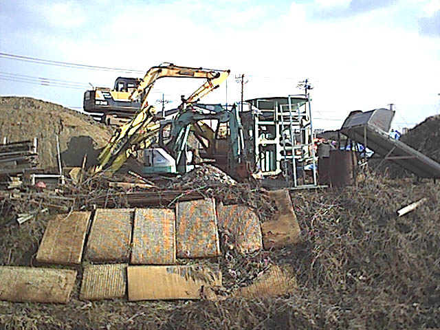 瓦礫２